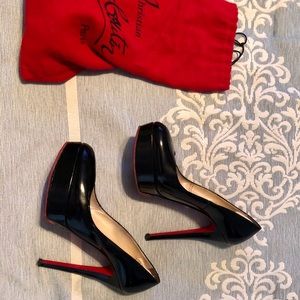 ❌SOLD❌Christian Louboutin 39.5 Bianca